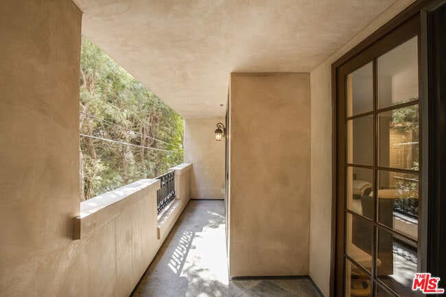 Building Photo - 850 Croft Ave