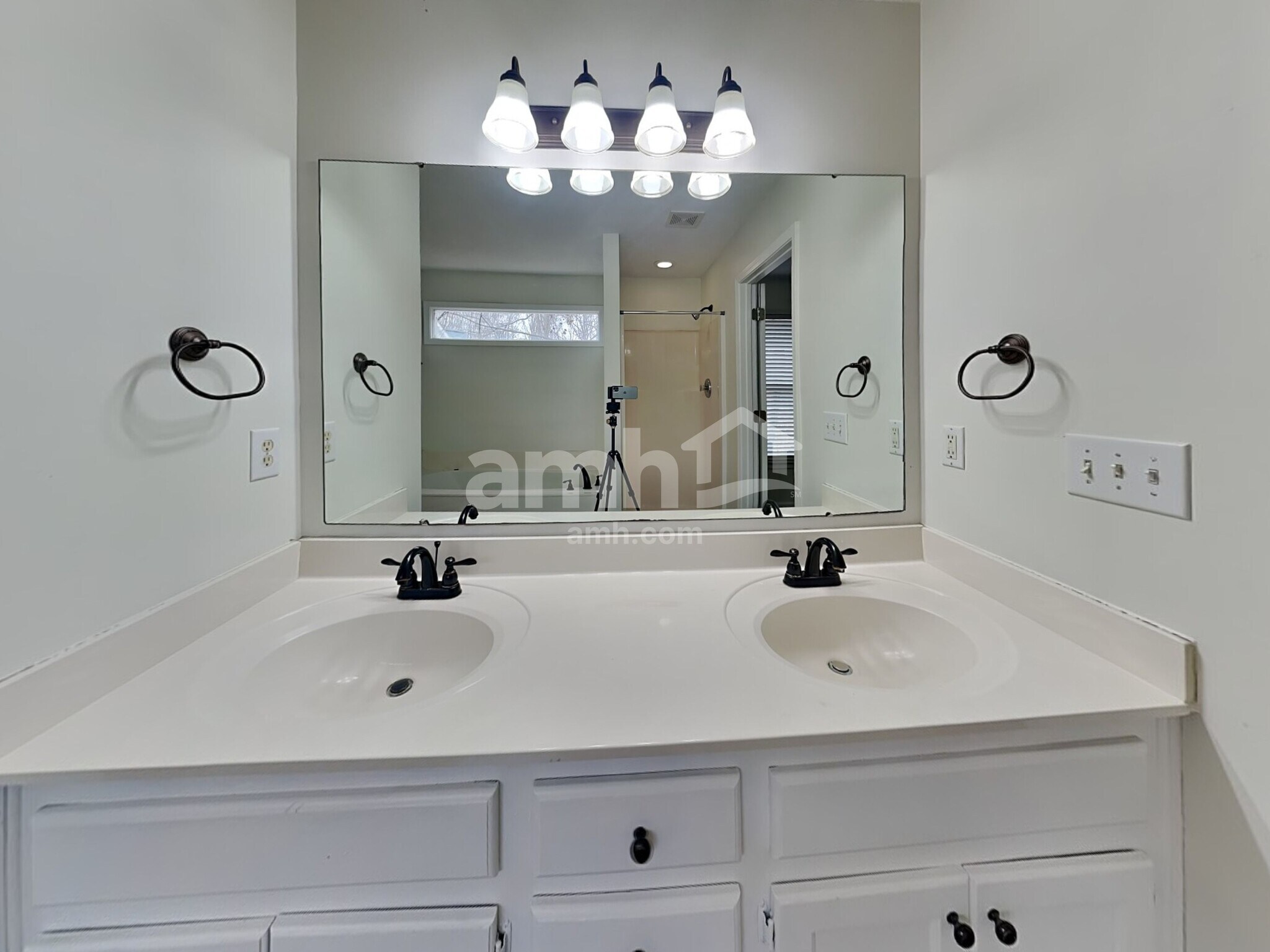 Building Photo - 609 Two Gait Ln