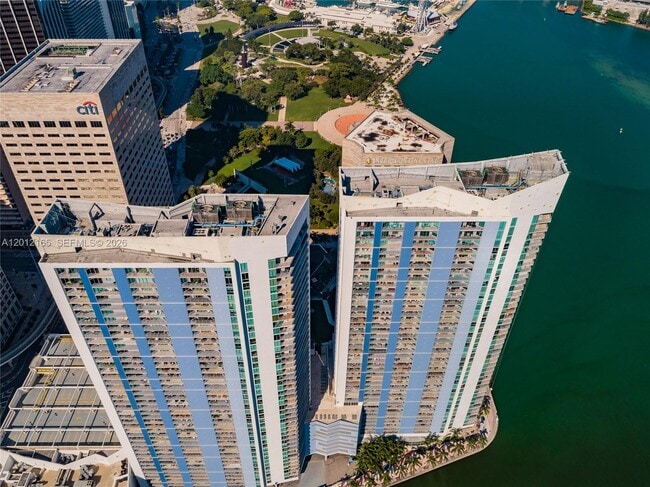 Building Photo - 325 S Biscayne Blvd