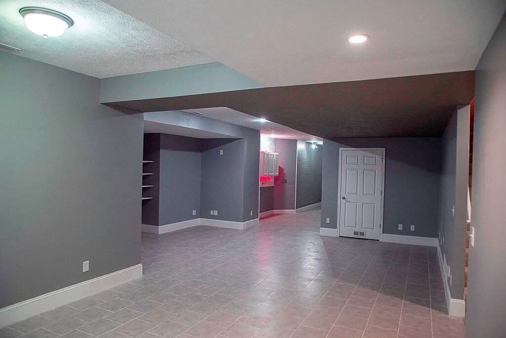 Building Photo - 2201 Knollbrook Way