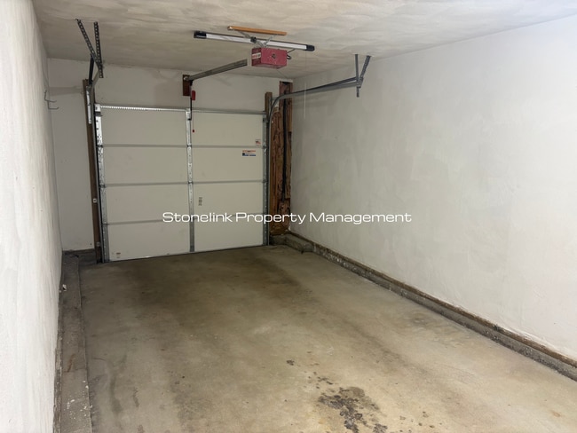 Building Photo - Fully Redesigned Townhouse Style Condo For Rent in Desirable Louisquisset Community!