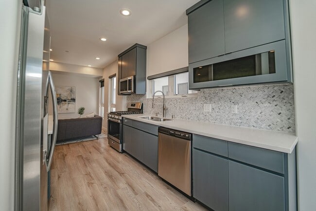 Building Photo - 4532 St Charles Pl