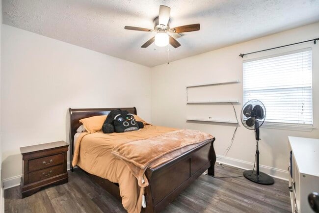 Building Photo - 130 Wrights Mill Cir