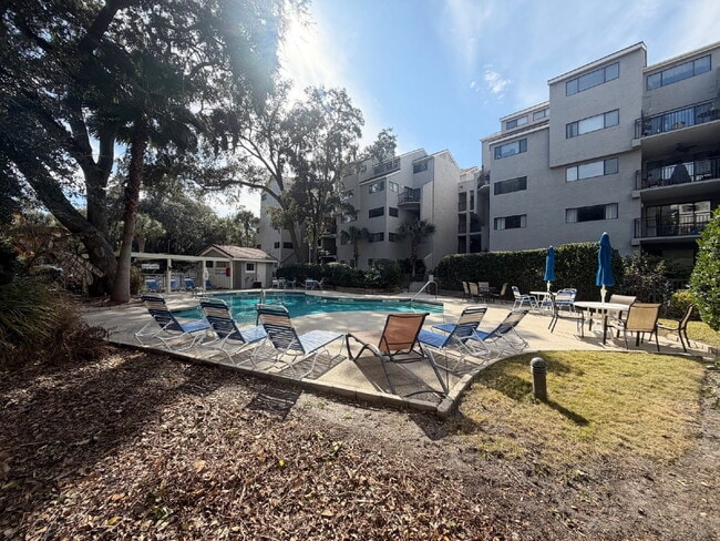 Building Photo - Waterfront Views at Palmetto Bay Marina!