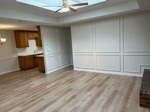 Building Photo - 6616/6618 Parkview Lane