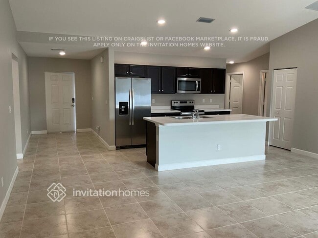 Building Photo - 714 Munich St NW