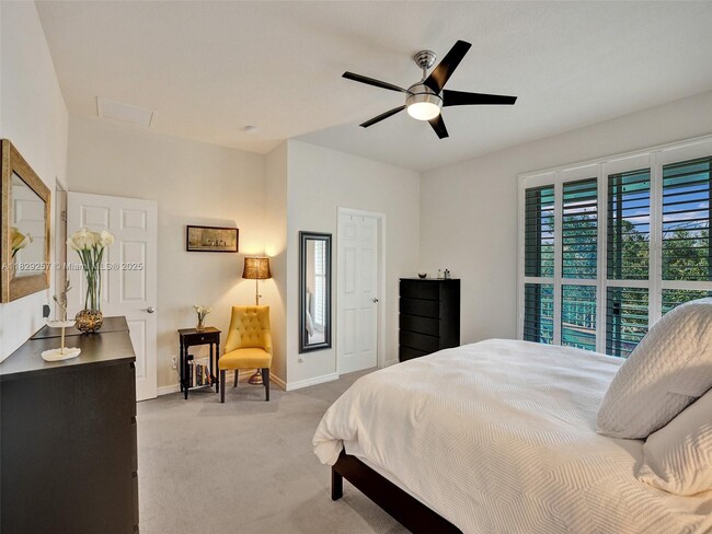 Building Photo - 1144 S Community Dr