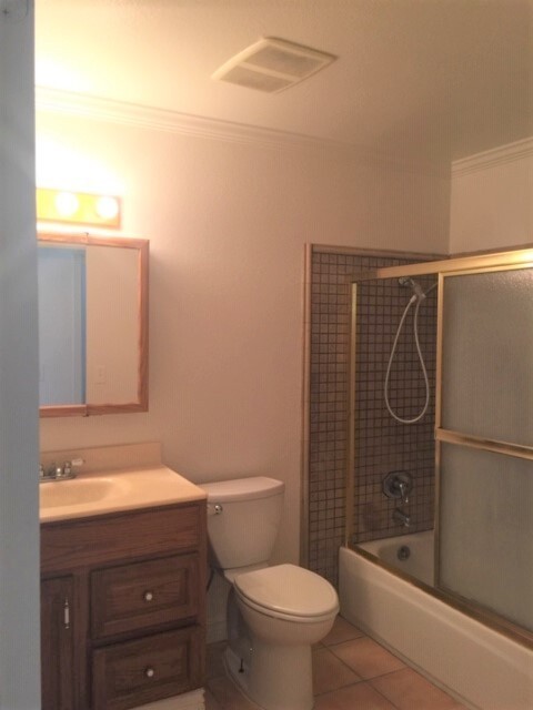 Building Photo - 3 Bedrooms, 2 Bathrooms- Plus 1bd 1ba Stud...