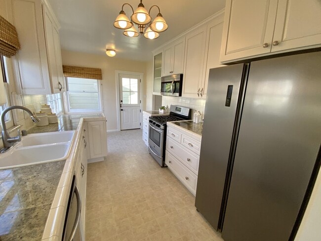 Building Photo - 4491 Coronado Ave