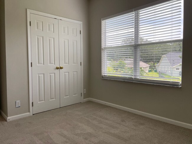 Building Photo - Beautiful Spacious Home in Deland