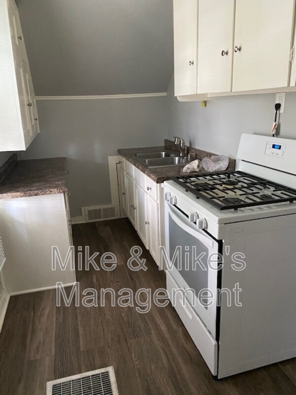 Building Photo - 2969 N 48th St