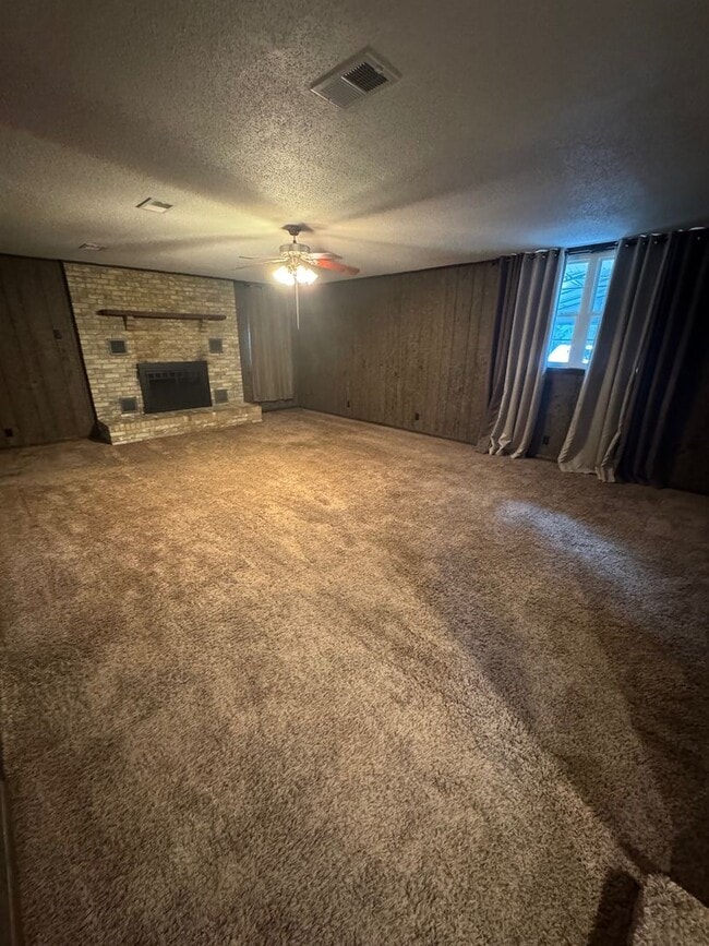 Building Photo - 2806 Hurricane Lake Rd