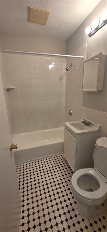 Building Photo - 44 Estes St