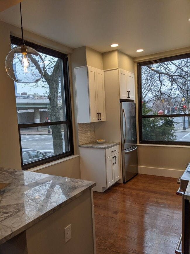 Building Photo - Kenmore Square recently renovated x-large 1 bedroom with parking for June 1!