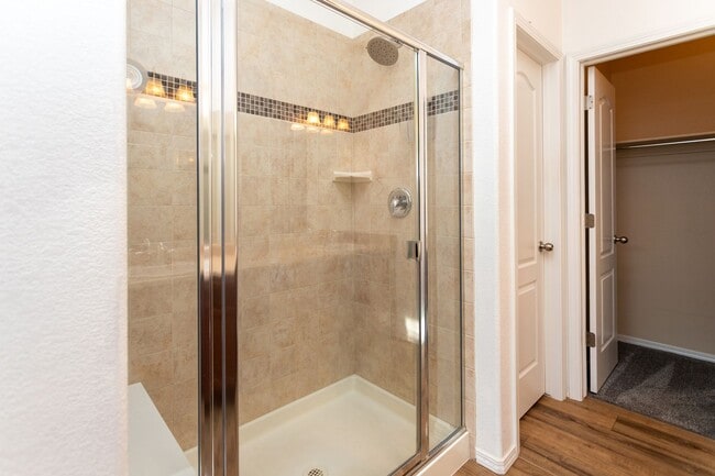 Building Photo - Modern 2-Bed, 2.5-Bath Townhouse in Desirable Norwood Neighborhood!