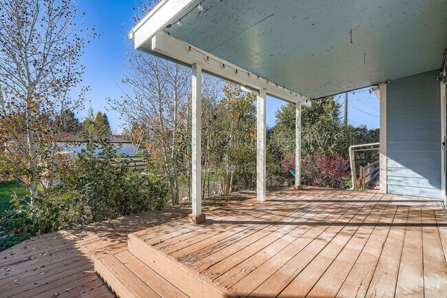 Building Photo - 1010 Jay St