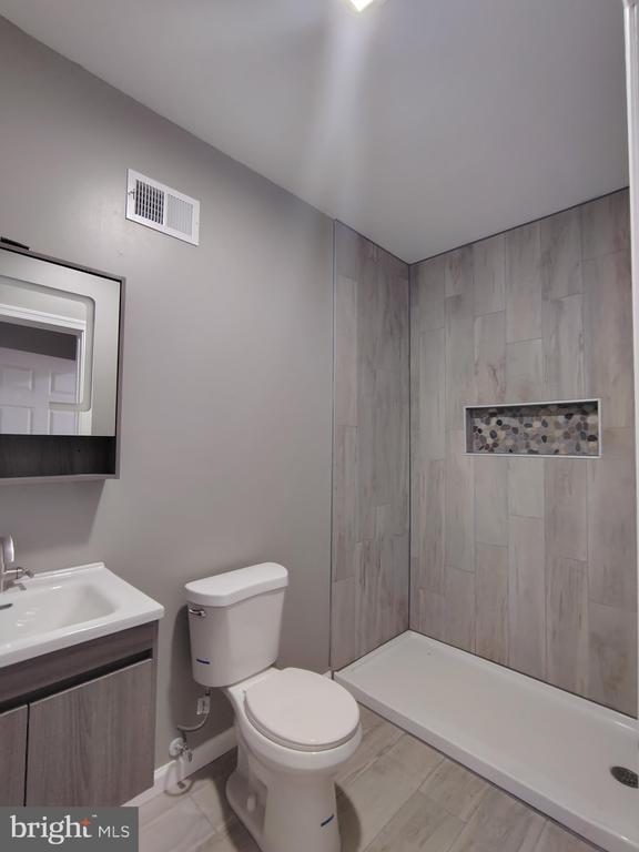 Building Photo - 305 N Payson St