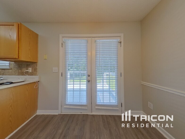 Building Photo - 7128 Hummingbird Ln