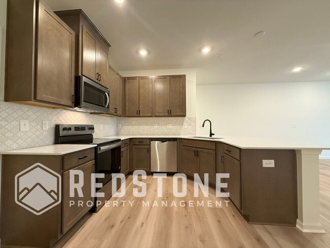 Building Photo - 194 Parker Ln