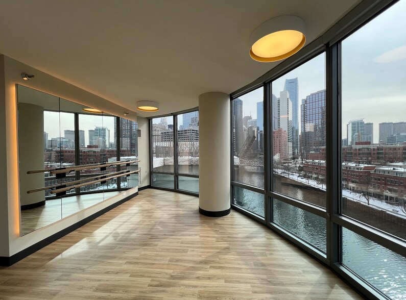 Building Photo - 471 W Erie St