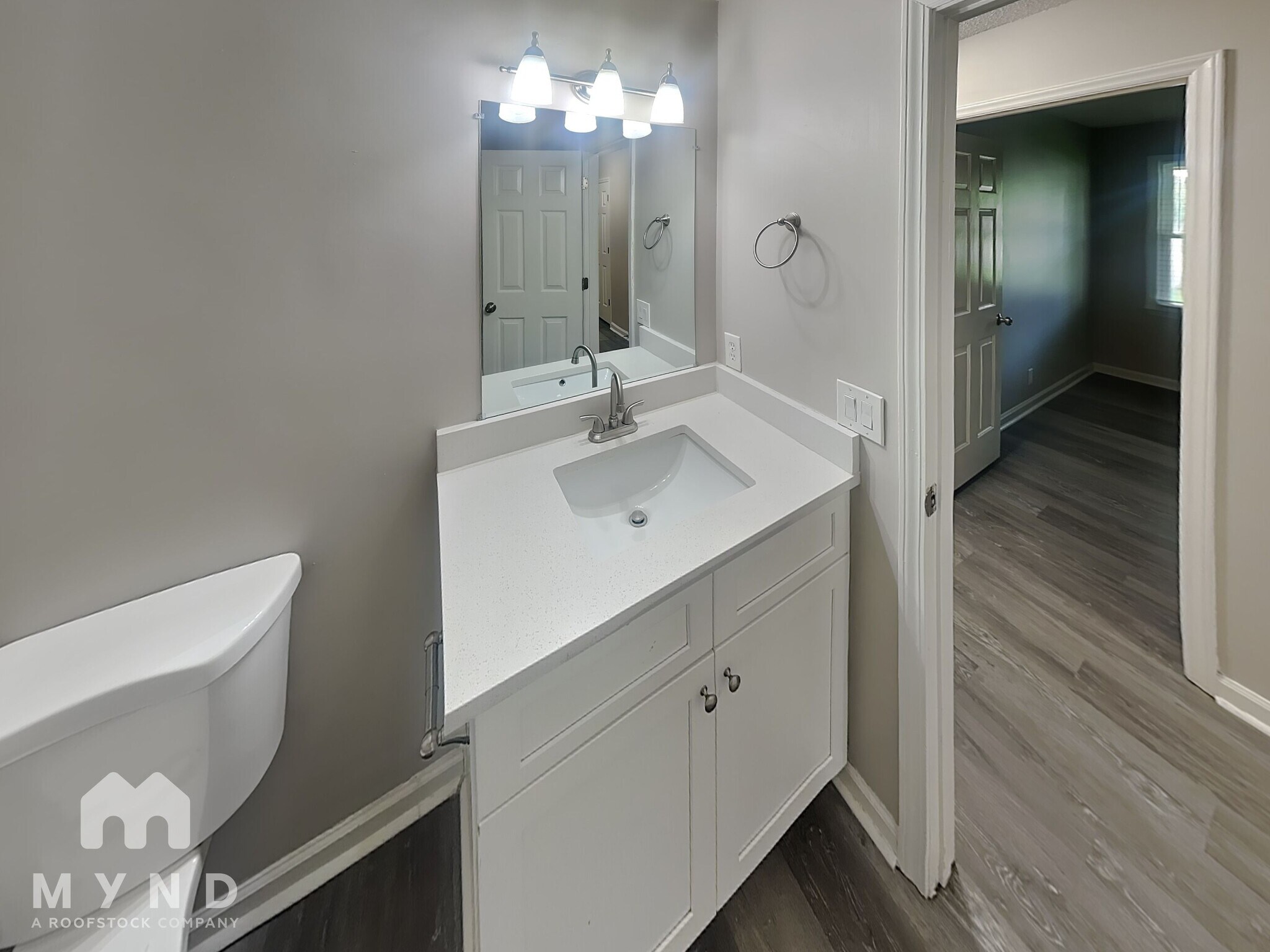Building Photo - 907 Briar Ct