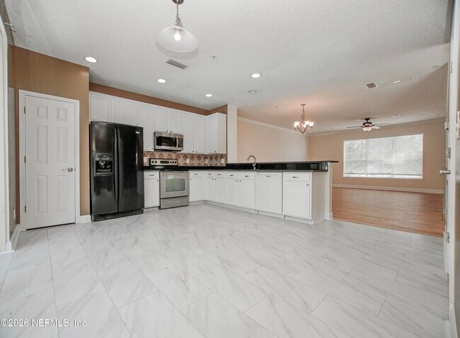 Building Photo - 4442 Rock Creek Cir