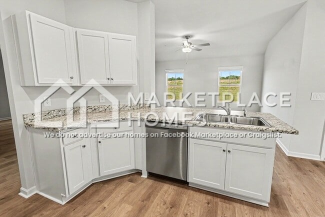 Building Photo - 1716 Amber Ave