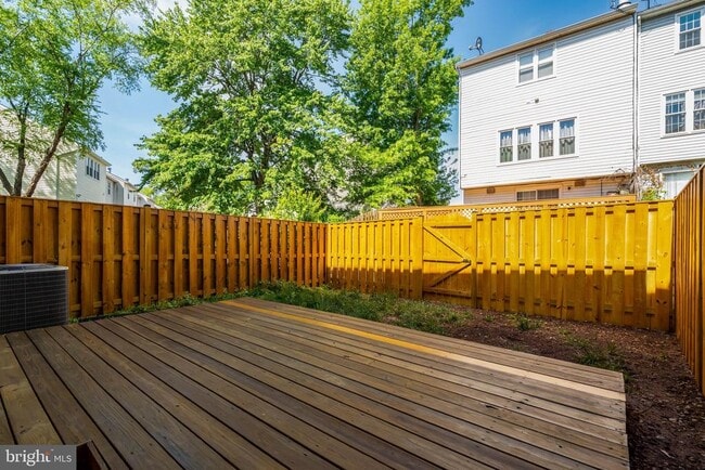 Building Photo - 8478 Battle Ct