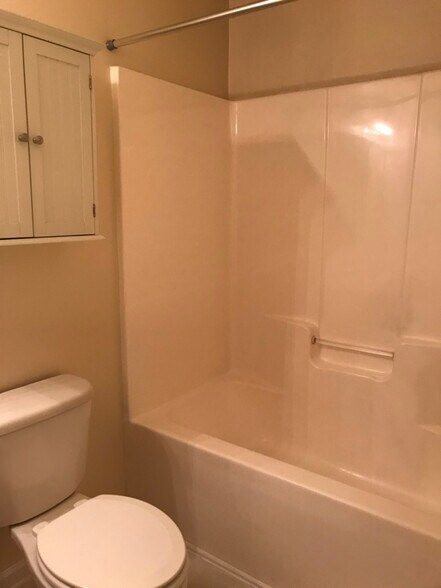 Building Photo - 1051 Oak Blossom Way