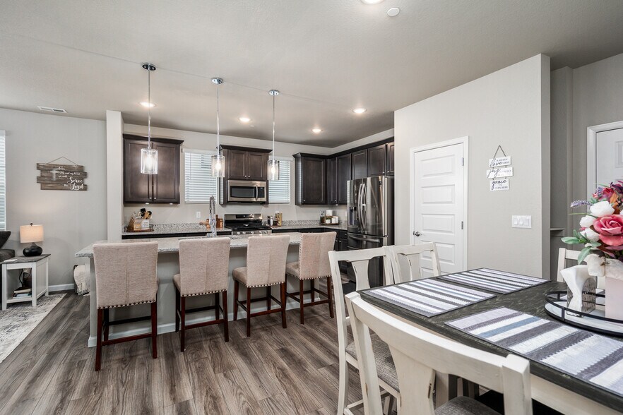 Building Photo - 1643 Rose Quartz Hts