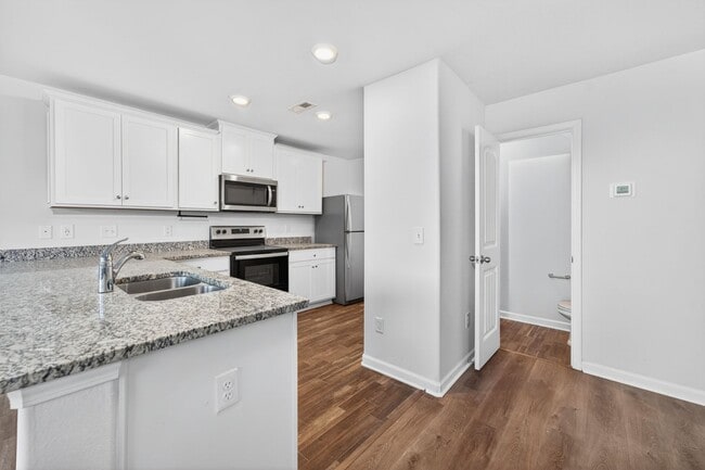 Building Photo - Available now! Stunning 3-Bedroom Home in Meredith Woods