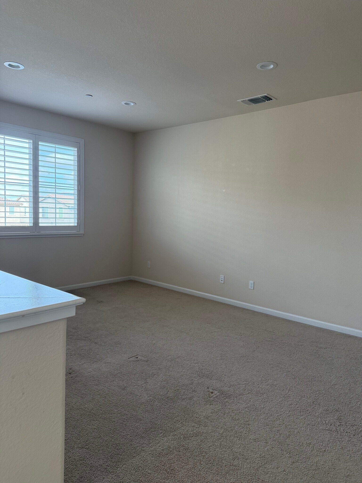 Loft - 319 E Liverno Ave