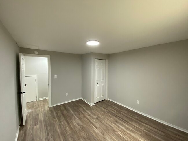 Building Photo - 1810 Hemlock Ave