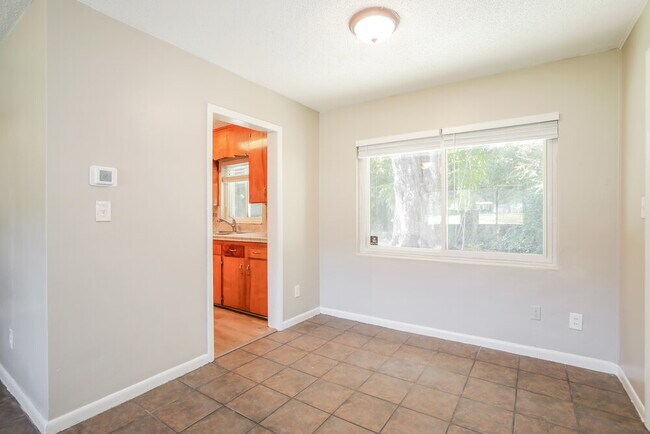 Building Photo - 6532 Albicore Rd