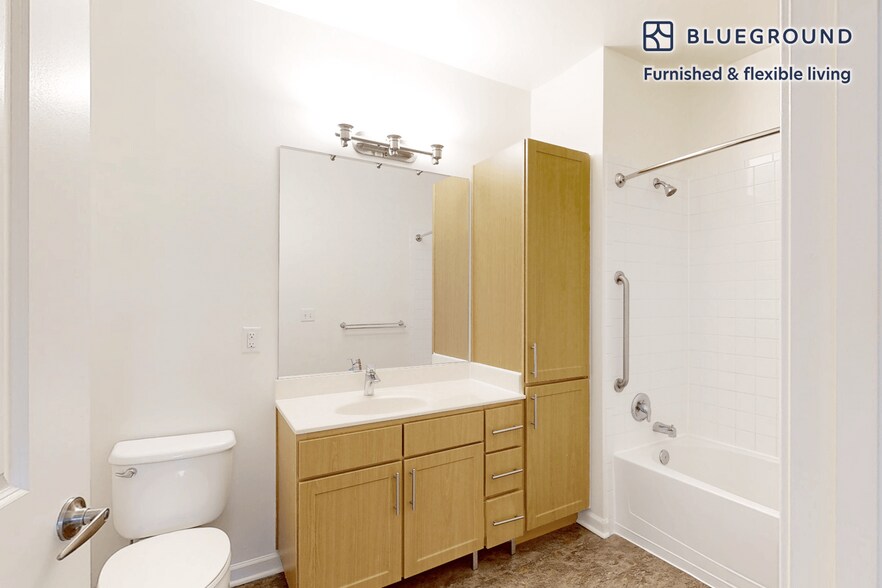 Building Photo - 80 North Centre Ave-SI FL3-ID3629A