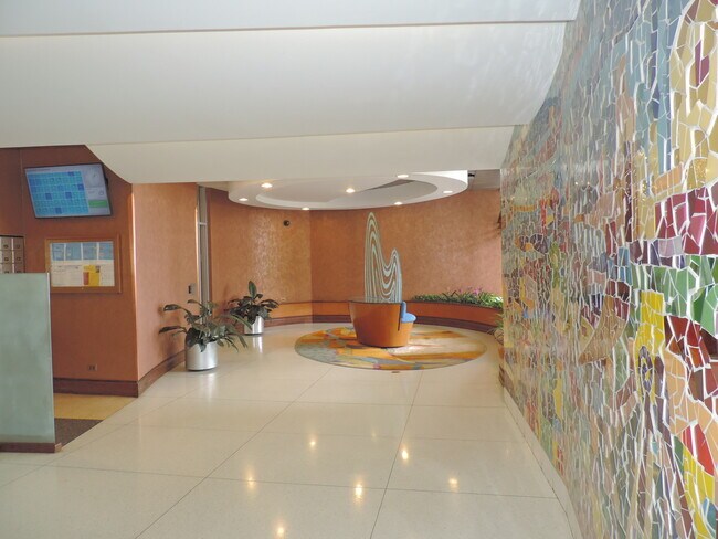 Building Photo - 6301 N Sheridan Rd