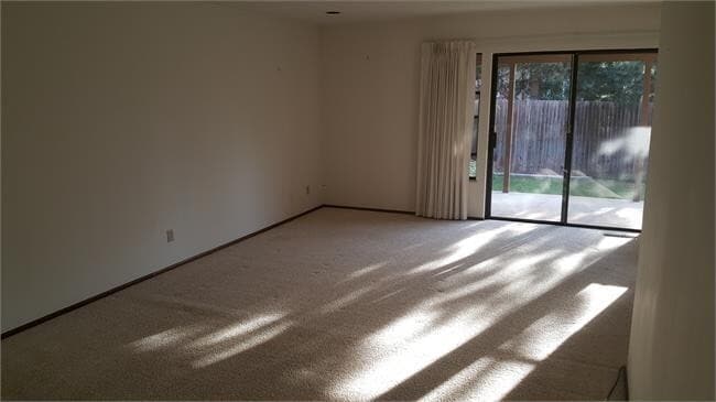 Building Photo - Three Bedroom Unit Available In Triplex in East Boulder