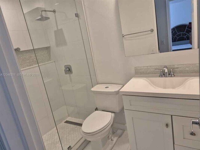 Building Photo - 5820 SW 58th Ct