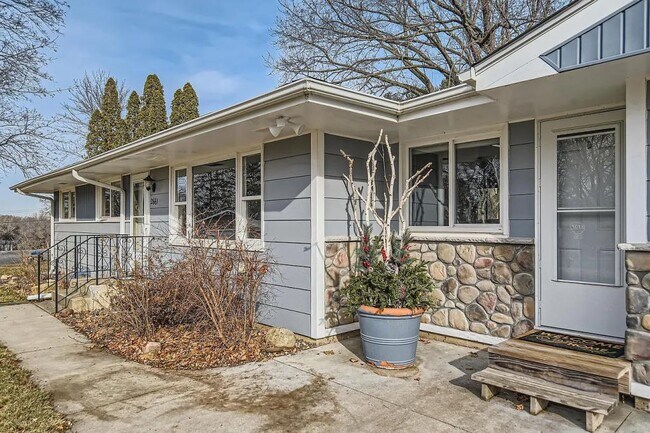 Building Photo - 2661 Martin Way