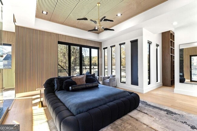 Building Photo - 3600 Lower Roswell Rd