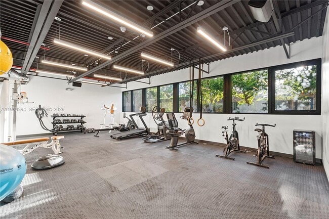 Building Photo - 3156 SW 27th Ave