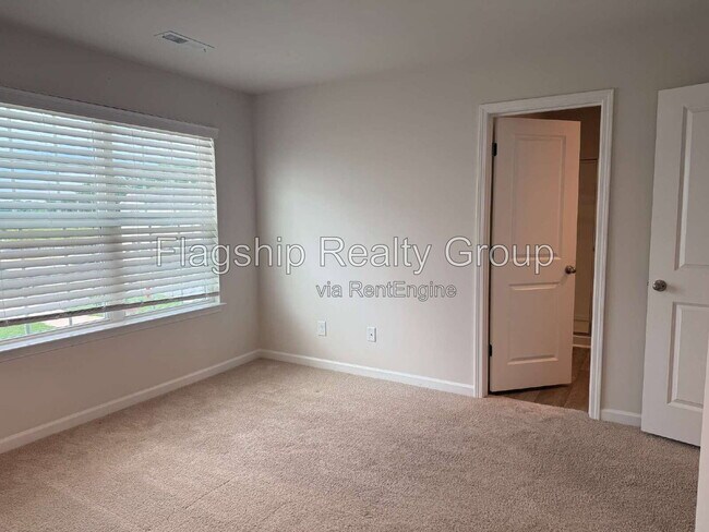 Building Photo - 4109 Laurel Rdg Dr