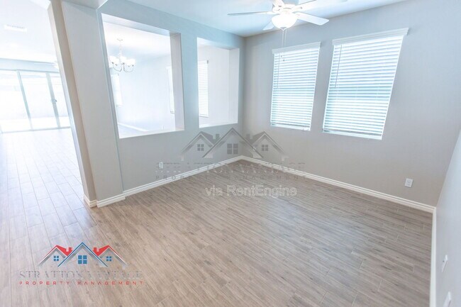 Building Photo - 15243 W Latham St