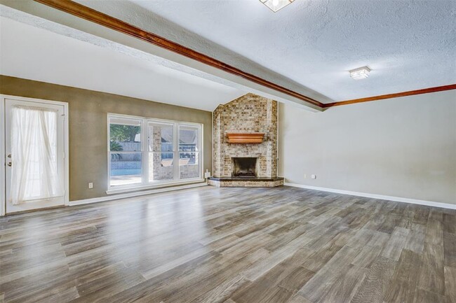 Building Photo - 6502 Inverness Way