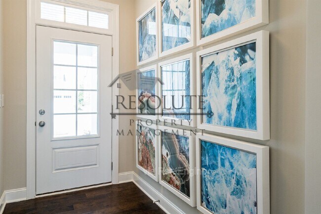Building Photo - 130 Pepperwood Wy