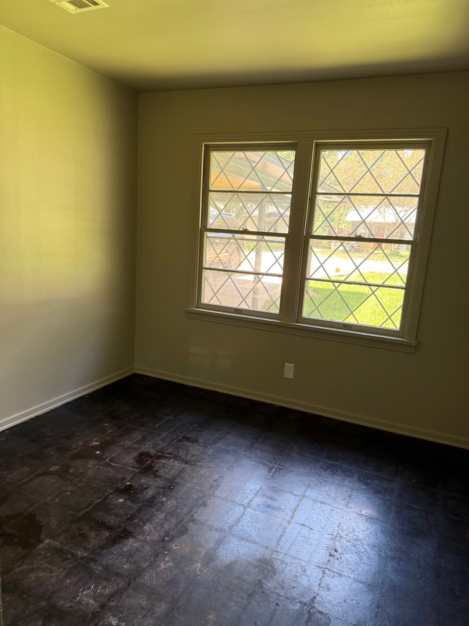 Building Photo - 803 Garland St