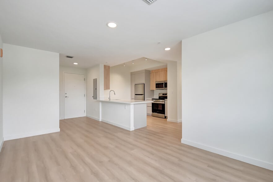 Building Photo - 1710 N J Ter