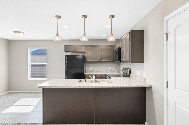 Building Photo - 1115 S Tanner Dr