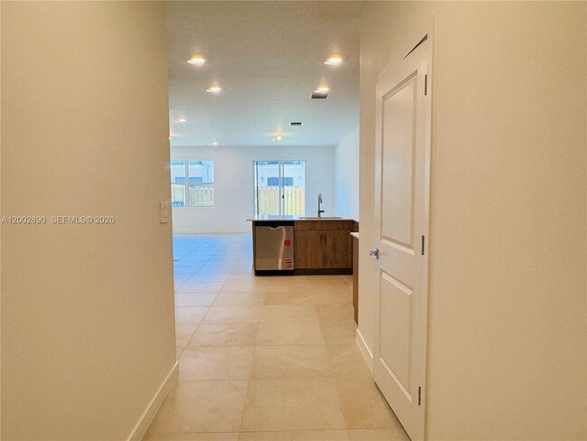 Building Photo - 178 NE 14th St