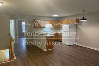 Building Photo - Charming 3 bed, 2 bath townhome in Oak Ridge!